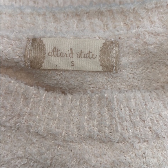 Altar’d state sweater - Picture 4 of 5